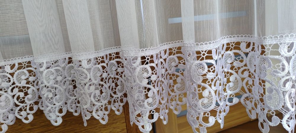 Nowa biała firanka z gipiurą 200 x 130 cm