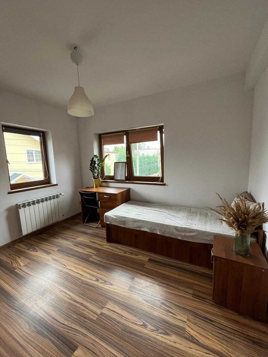 Pokój 1–os. od ZARAZ, dwie łazienki, parking, spokojna okolica,(ENG)