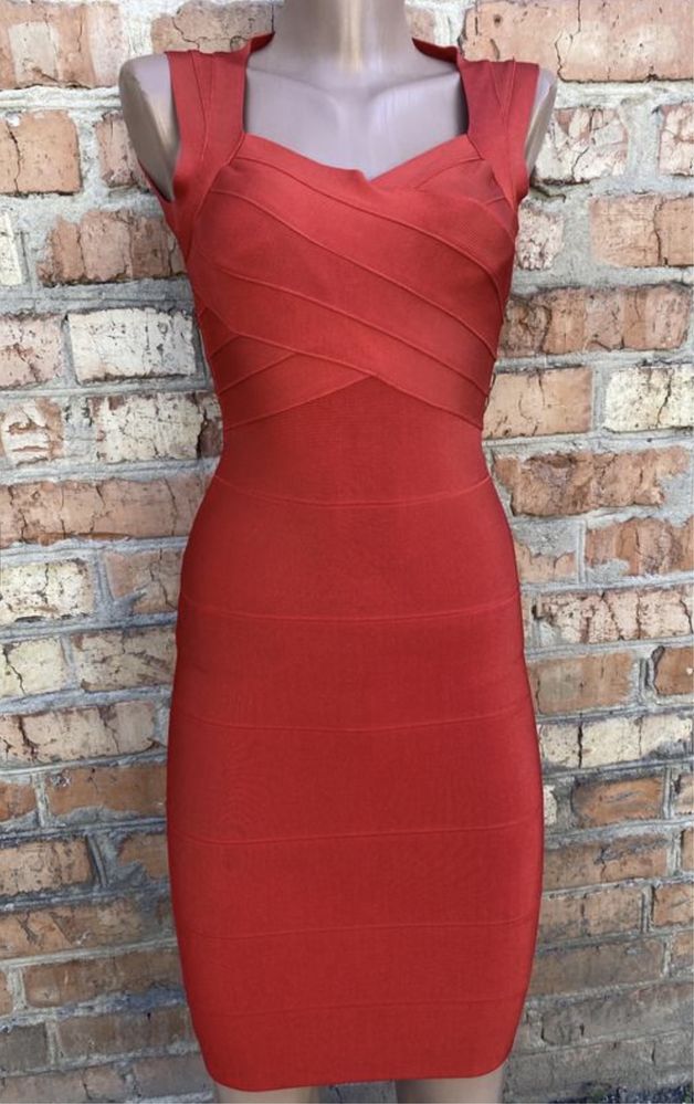 Бандажное утягивающее платье Herve Leger красное