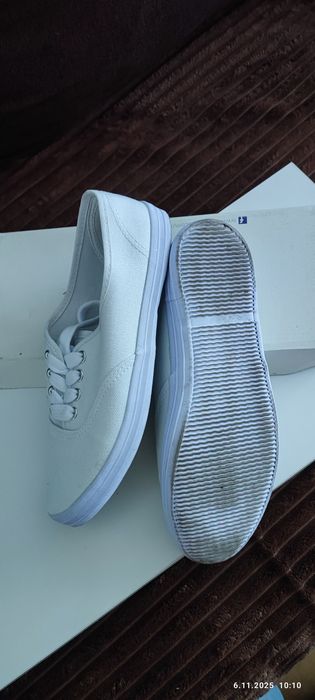 Białe trampki r. 39