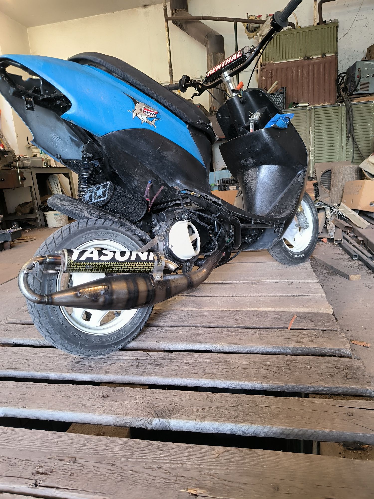 Продам скутер Suzuki Let's 2 Bws slider aerox