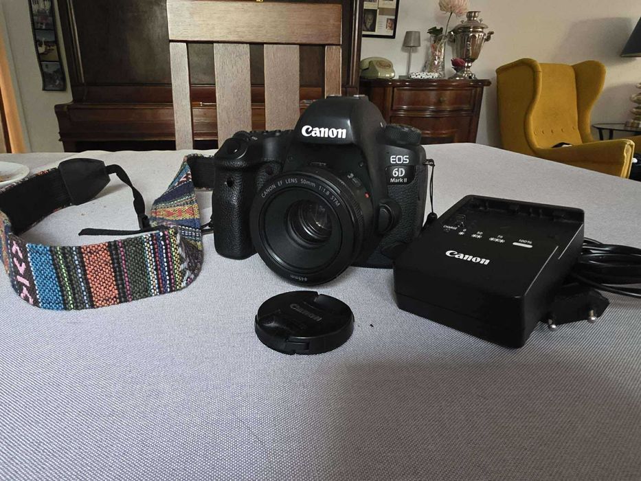 Canona 6D Mk II z Obiektywem 50mm 1.8 STM