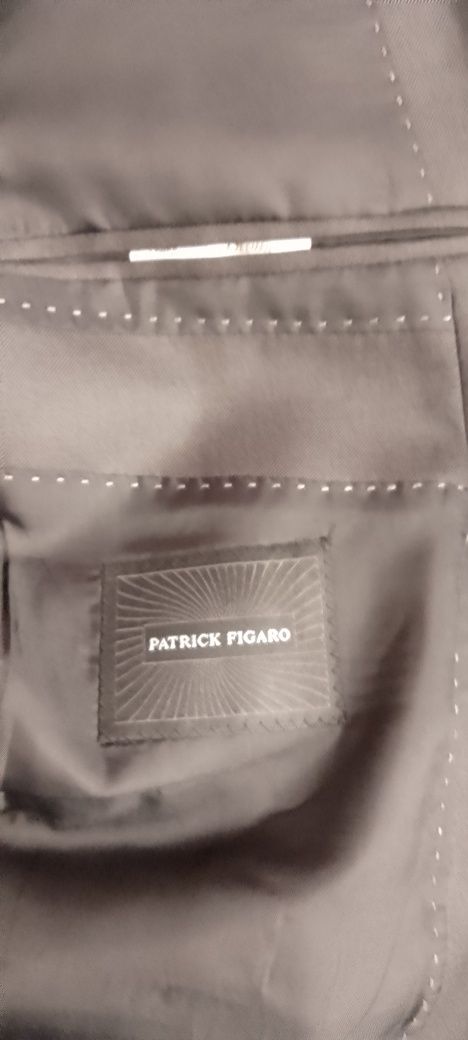 Продам класичний костюм Patrick Figaro