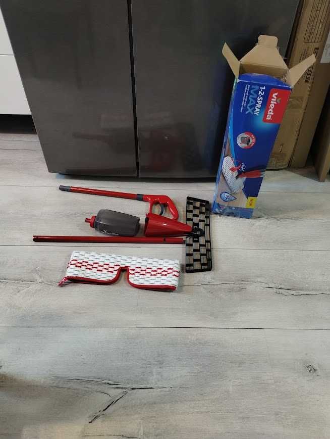 Vileda 1-2 Spray MAX BOX Mop płaski ze spryskiwaczem i zbiornikiem