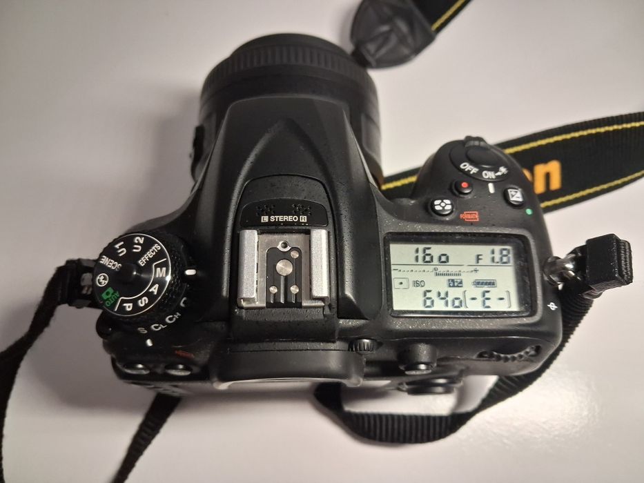 Zestaw Nikon D7200 + Nikkor 35mm f/1.8G +YN685 +statyw/ stan idealny