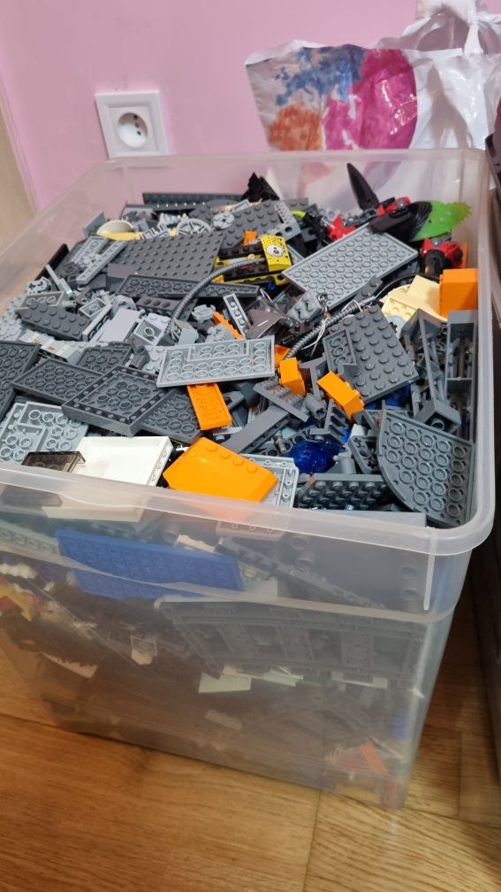 Продам конструктор Lego
