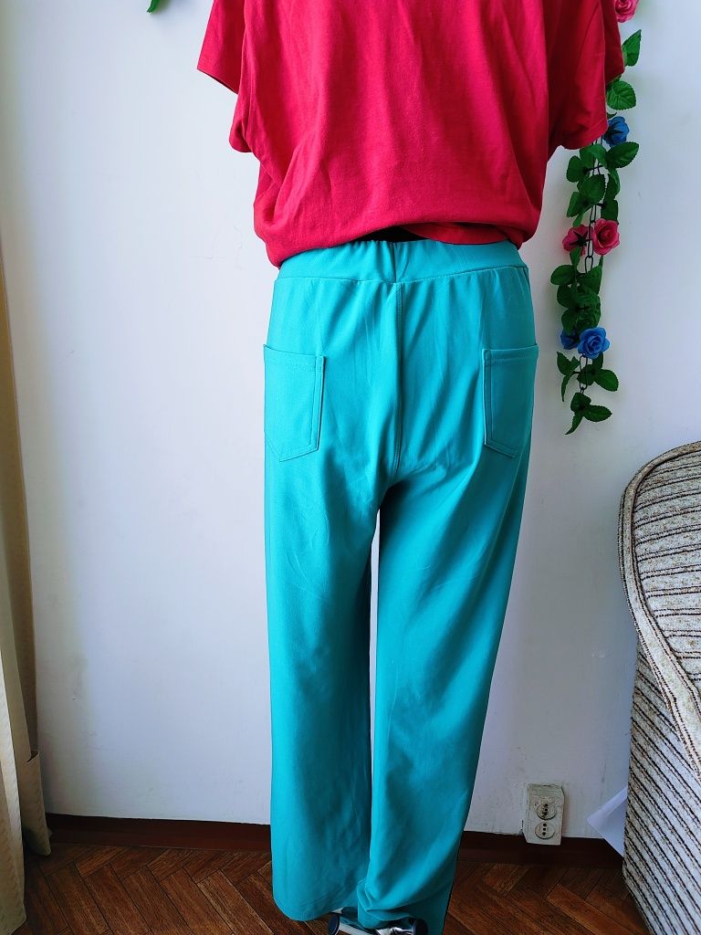 Sportowe spodnie damskie z lampasem plus size 5XL/6XL