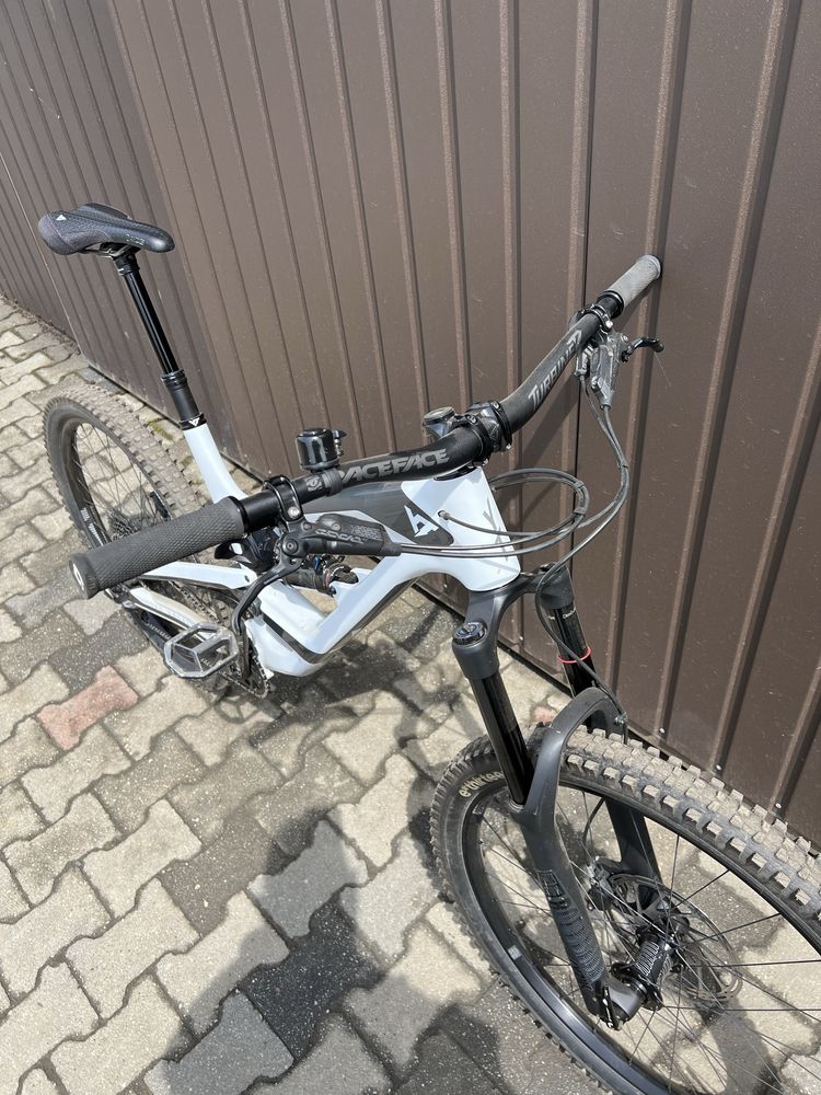YT Capra CF Pro Rower MTB Enduro