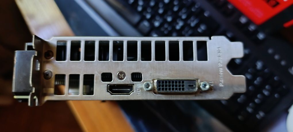 Видеокарта ASUS Rog Strix Gaming Rx 560  на 4 Гб. 256 шина GDDR5, 8pin
