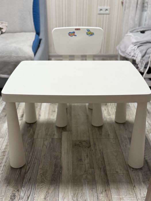 Столик і стілець дитячі