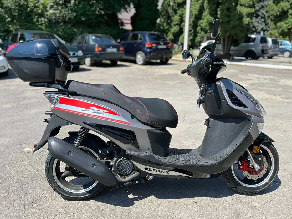 Скутер SPARK SP150S-17R