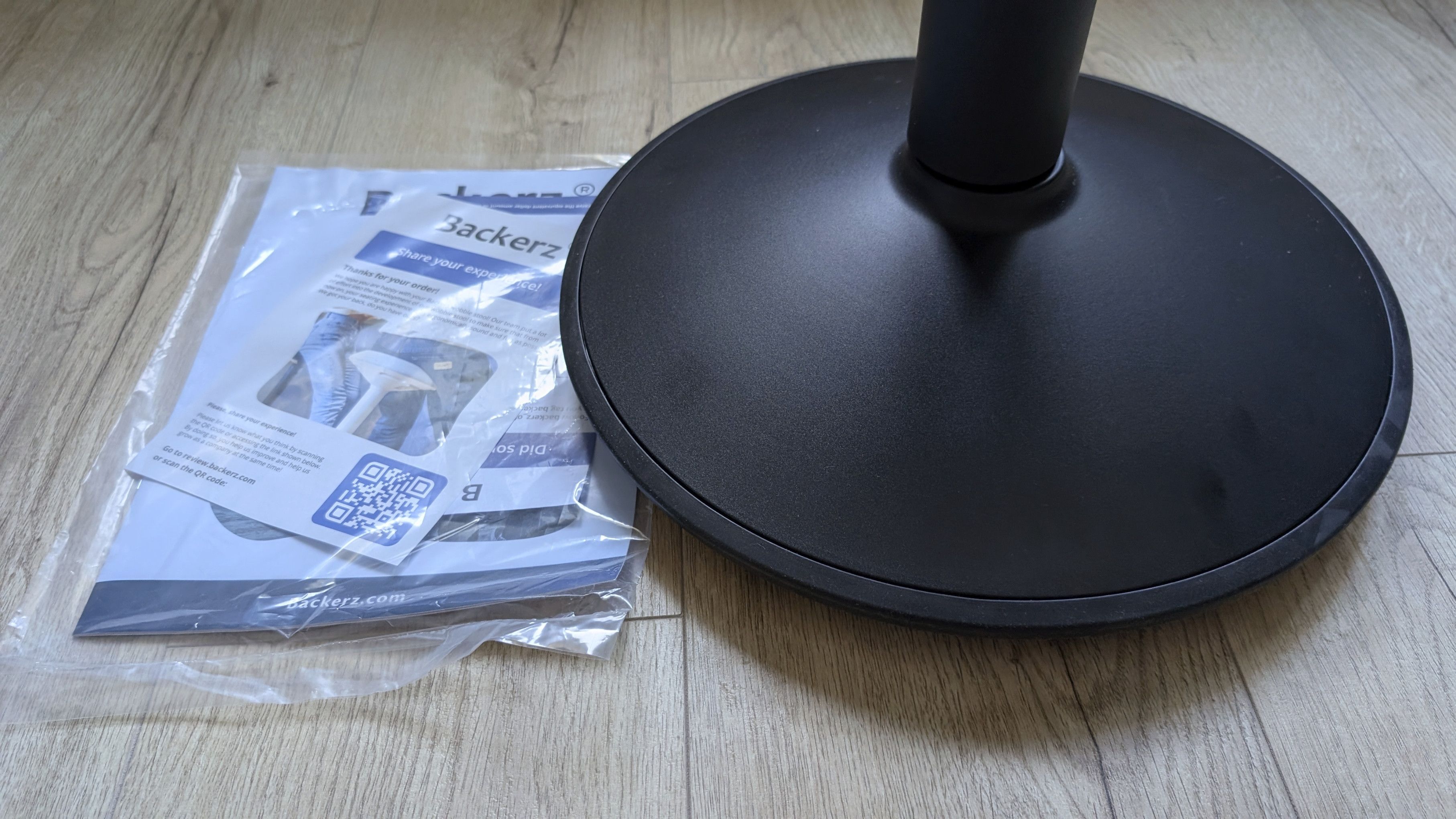 Backerz Ergonomiczny Stołek Taboret Z Regulacją Wysokości Czarny U408