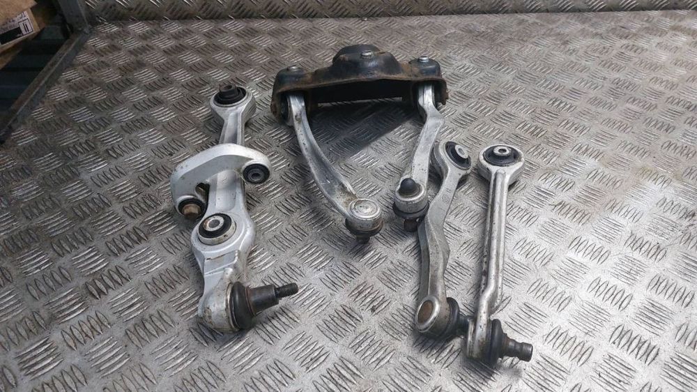 WAHACZE AUDI GÓRNE PRAWE LEWE AUDI A4 B5