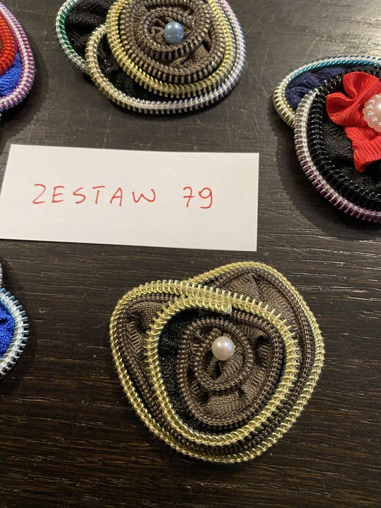 Broszki handmade z suwaków unikat zestaw 79