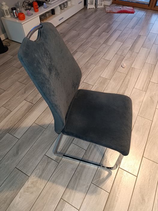 Krzesła do salonu