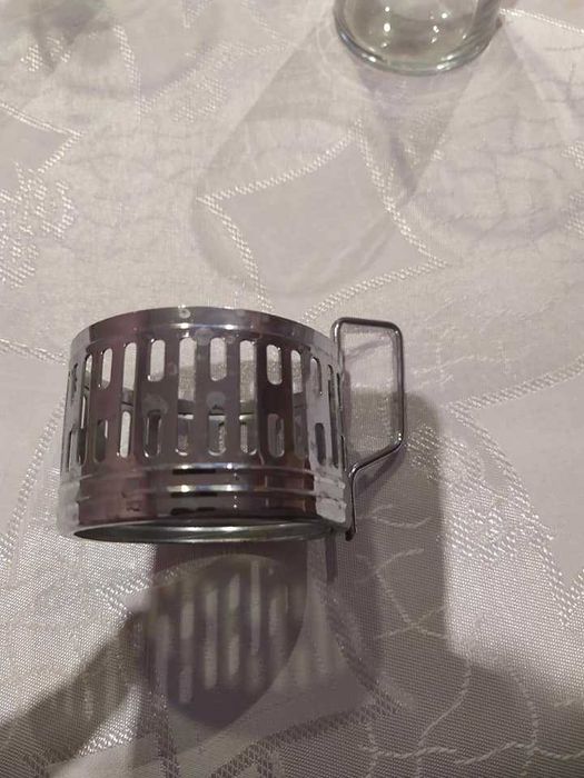 Uchwyty metalowe/ koszyki do szklanek.