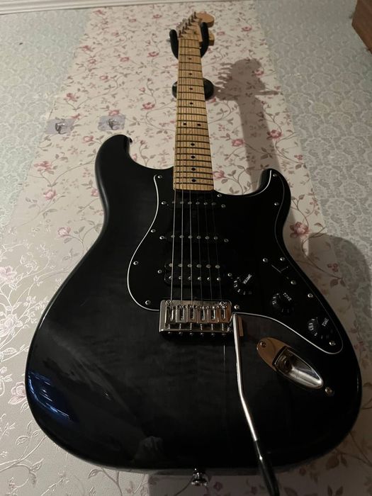 Продам гитару Fender Squier