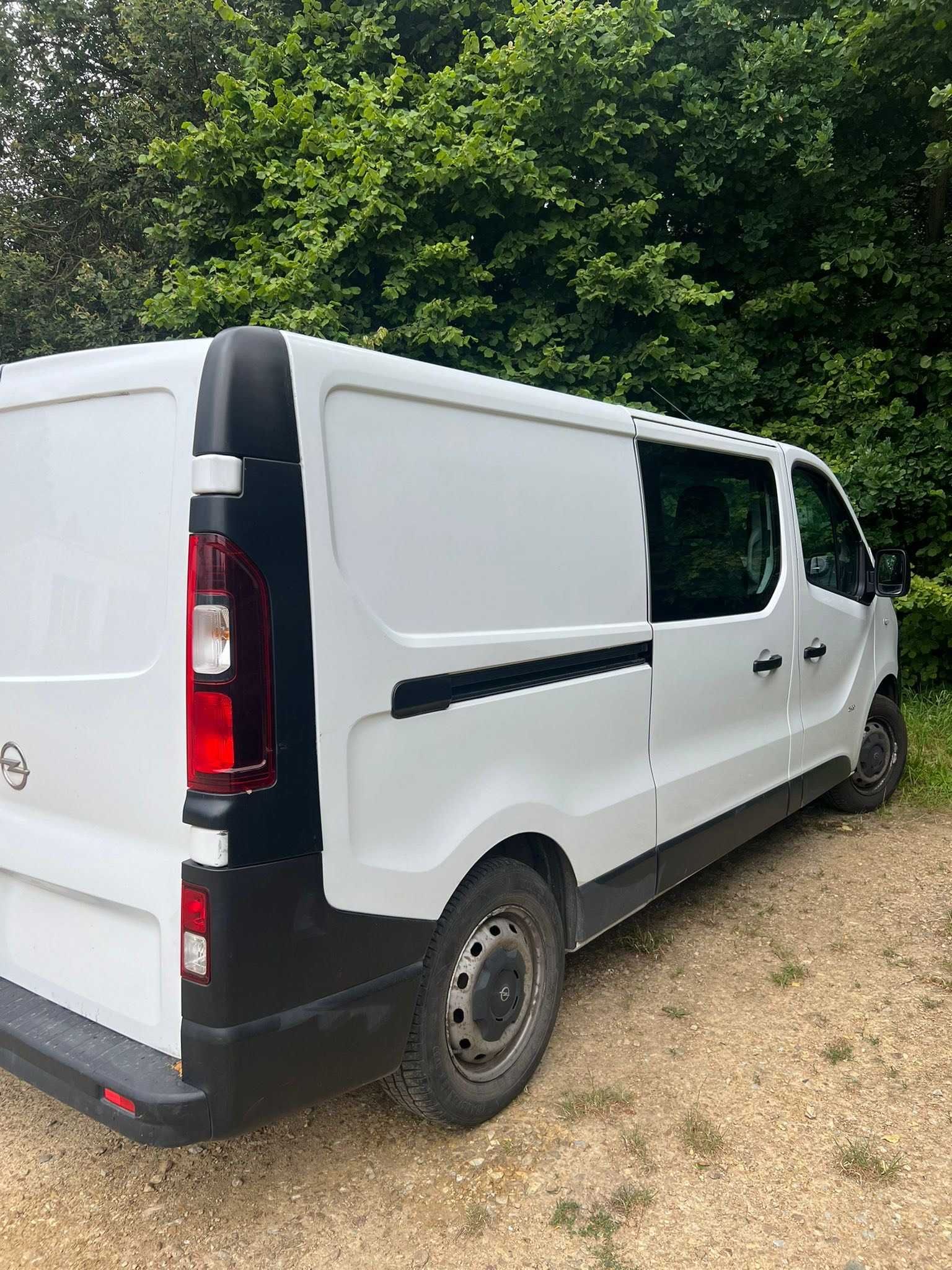 Sprzedam OPEL VIVARO Brygadówka Long