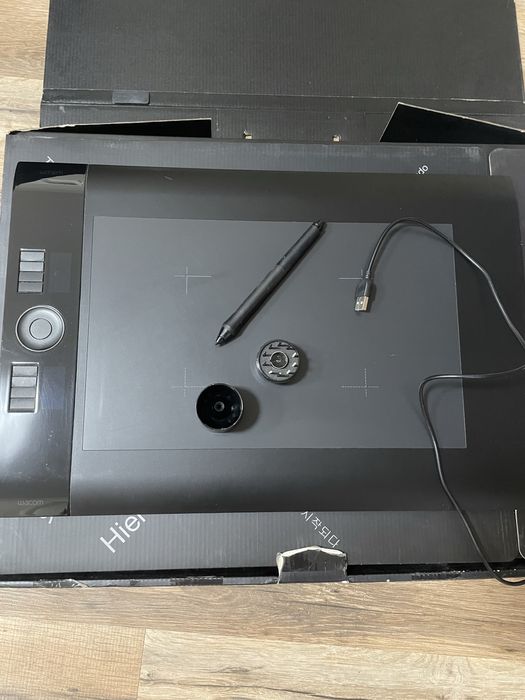 Графічний планшет Wacom майже новий