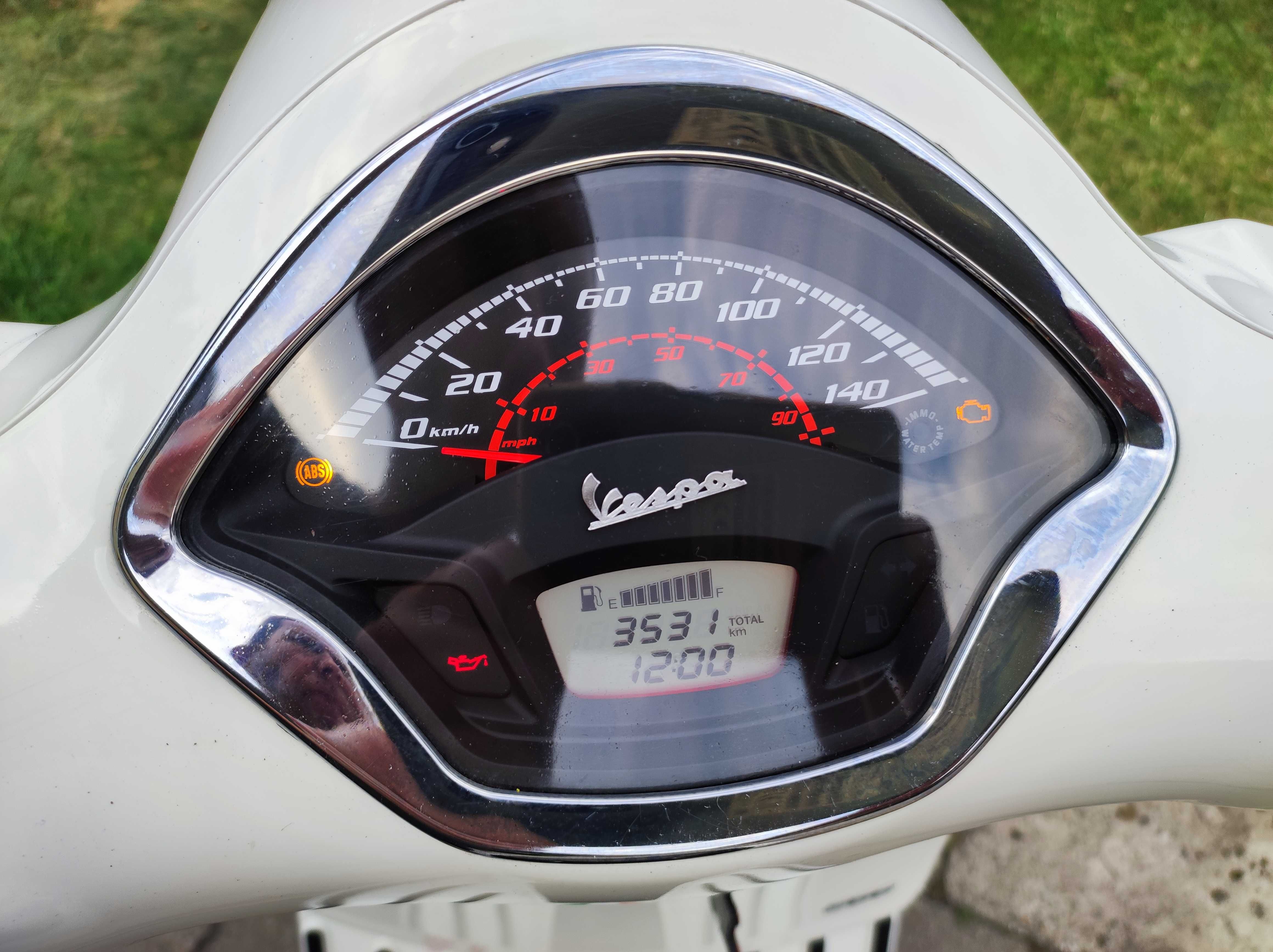 Piaggio Vespa GTS 300 HPE ABS