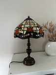 Lampa stołowa w stylu Tiffany
