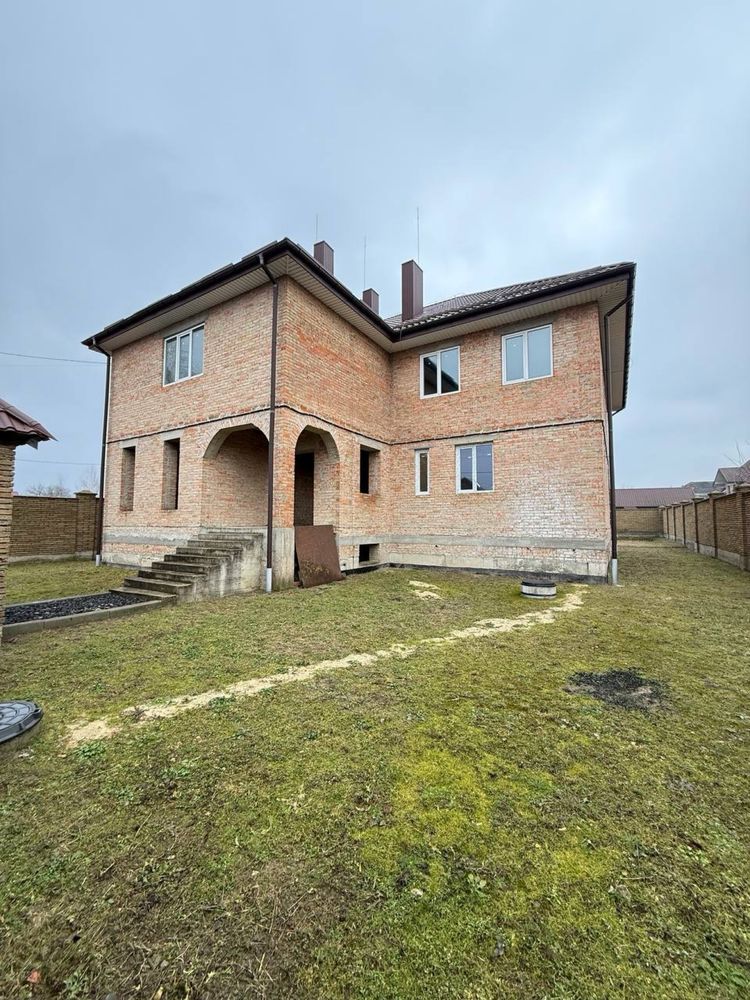 Продаж будинку в Клевань 2