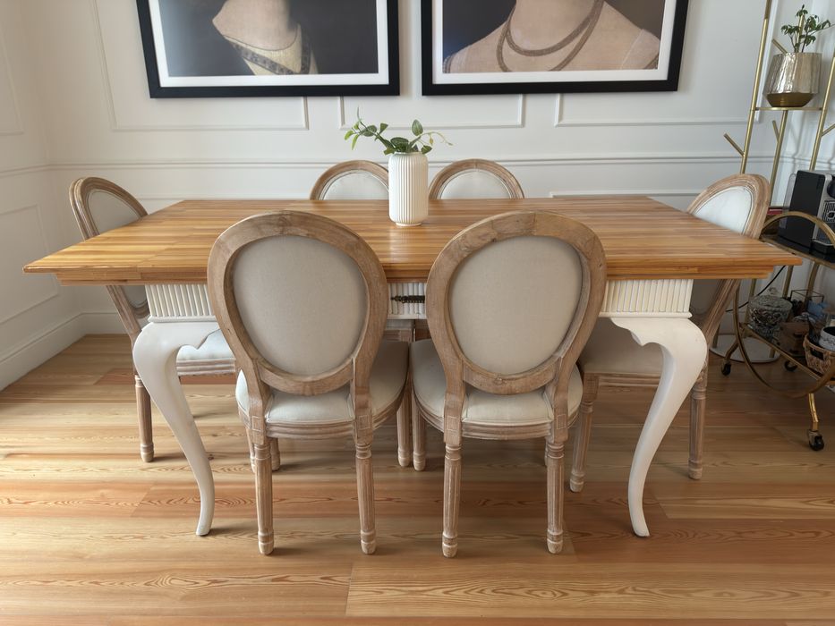 Mesa de madeira branca com 6 cadeiras