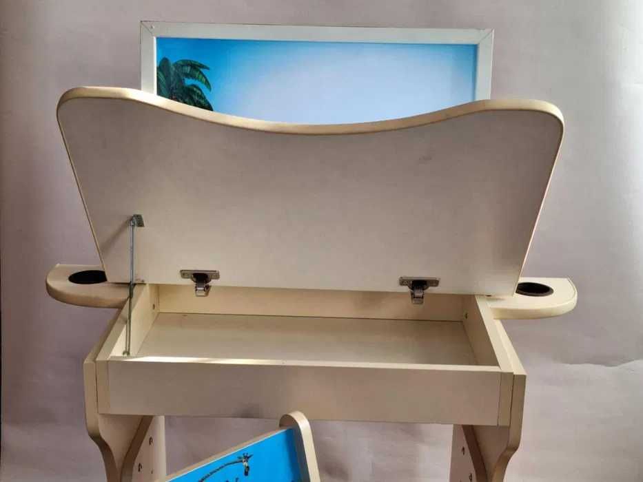 Дитяча парта-стіл з мольбертом «Мадагаскар» і регульованим стільцем