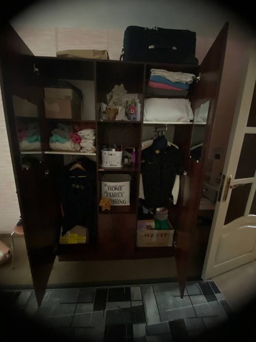 Шафа. Шкаф з двома дверками