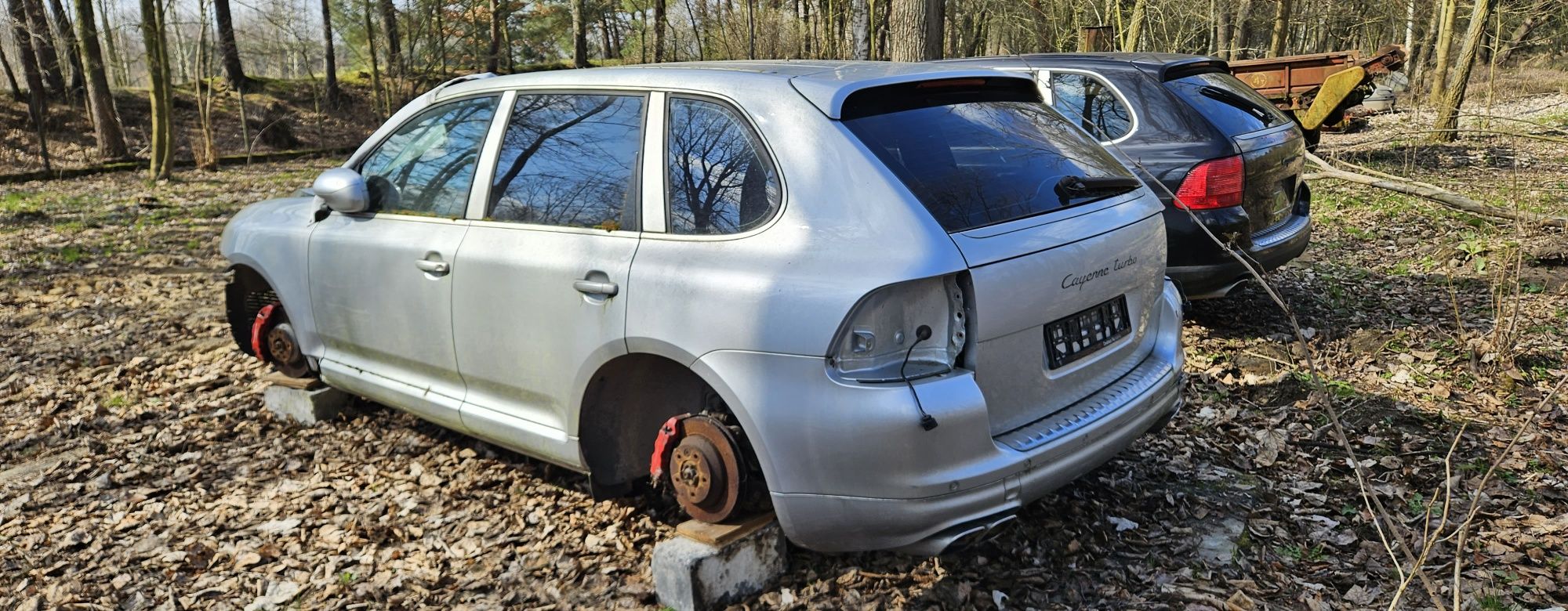 Porsche Cayenne powypadkowy na części