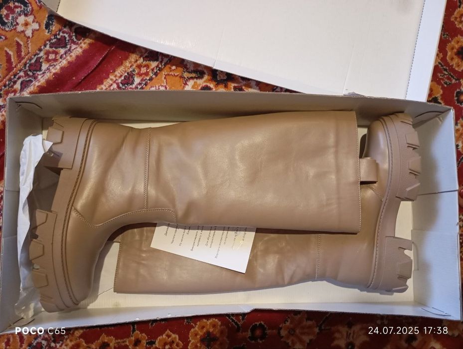 Зимові нові чоботи