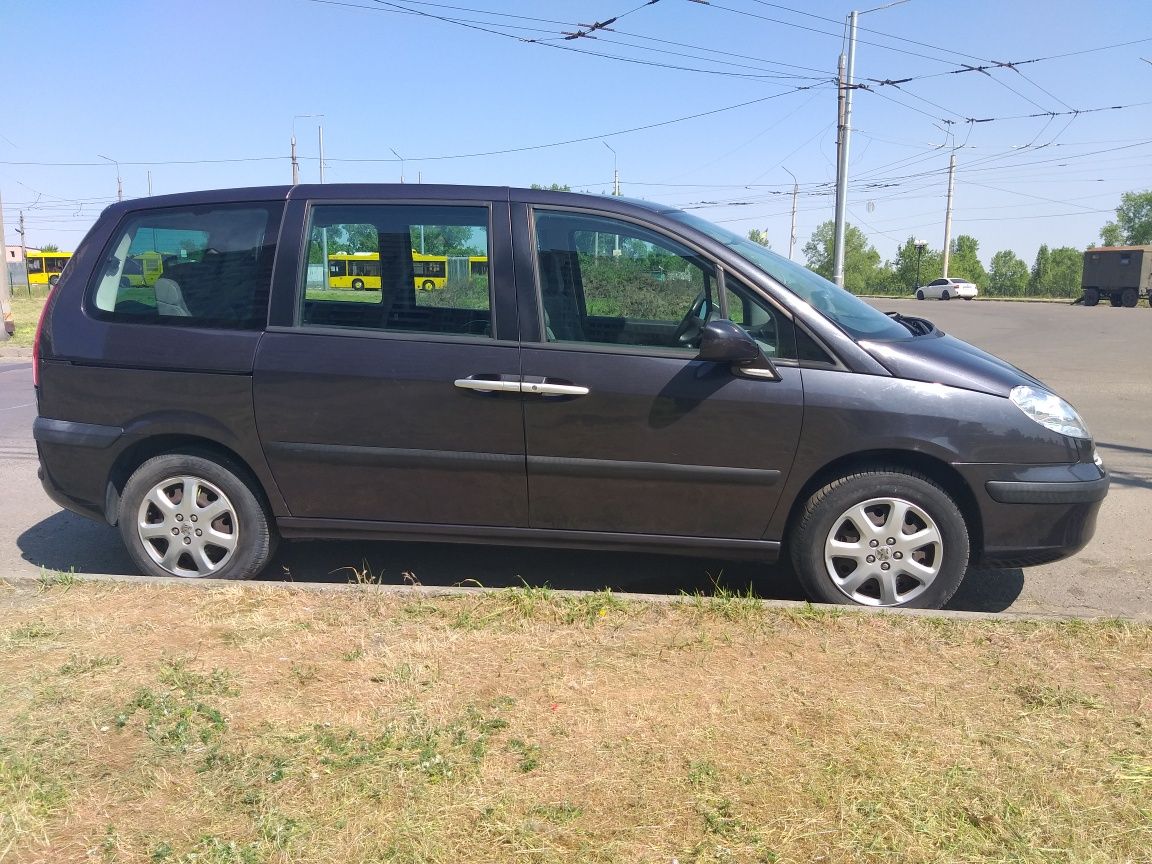 Автомобіль PEUGEOT 807  7 місць