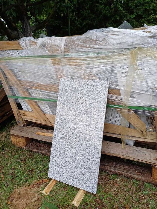 Płyty granitowe różne - schody granitowe