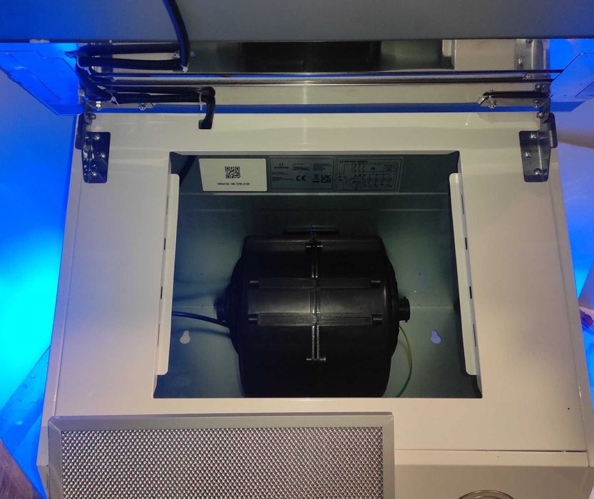 Витяжка кухонна наклона Klarstein Alina 600 м³/год, 60 см