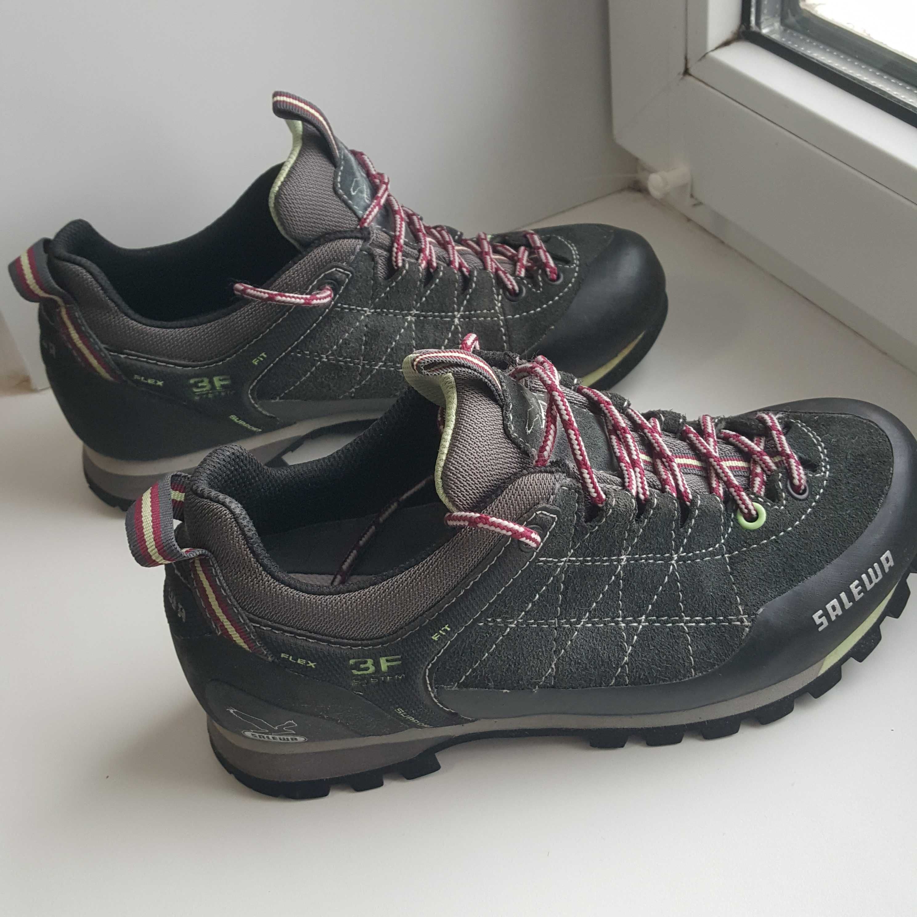 Жіночі трекінгові черевики Salewa MTN Trainer