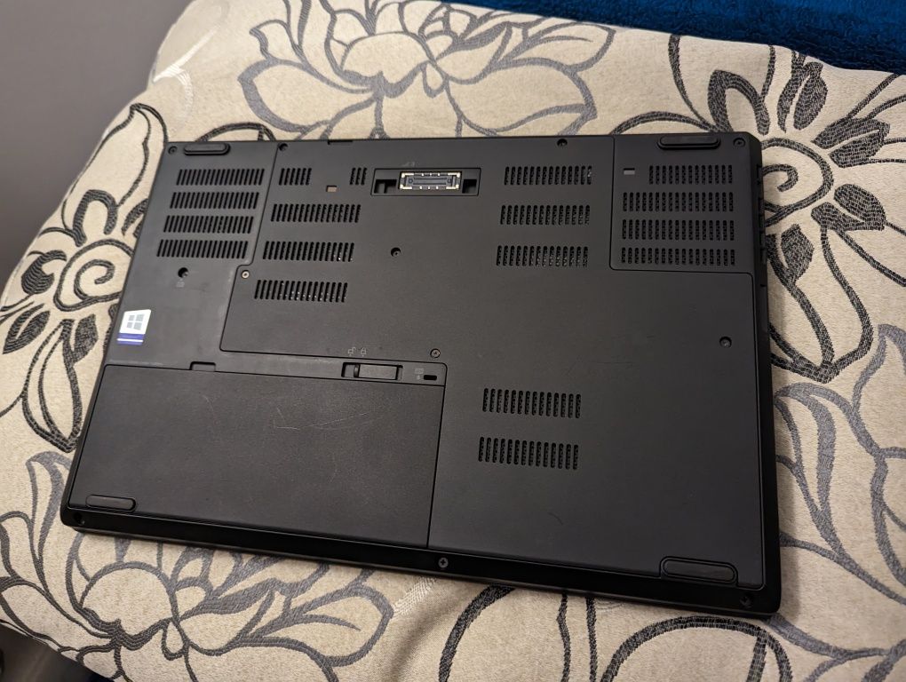 Workstation Lenovo Thinkpad P50 i7-6700HQ 16ram/1TB ssd Nvidia 2gb