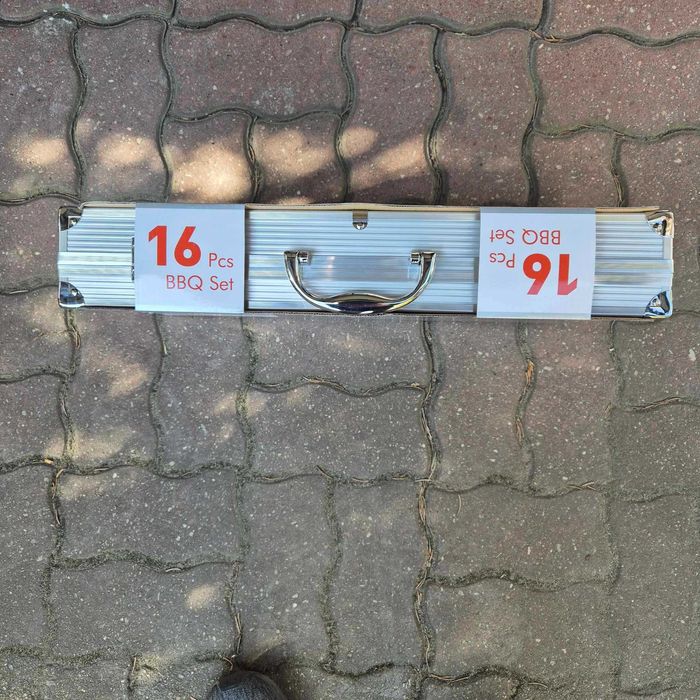 Zestaw do grilla w walizce / prezentowy / BBQ komplet.