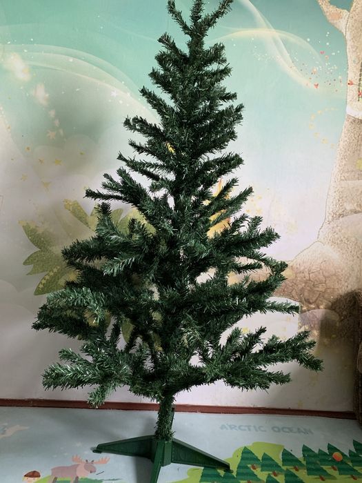 Штучна Новорічна ялинка