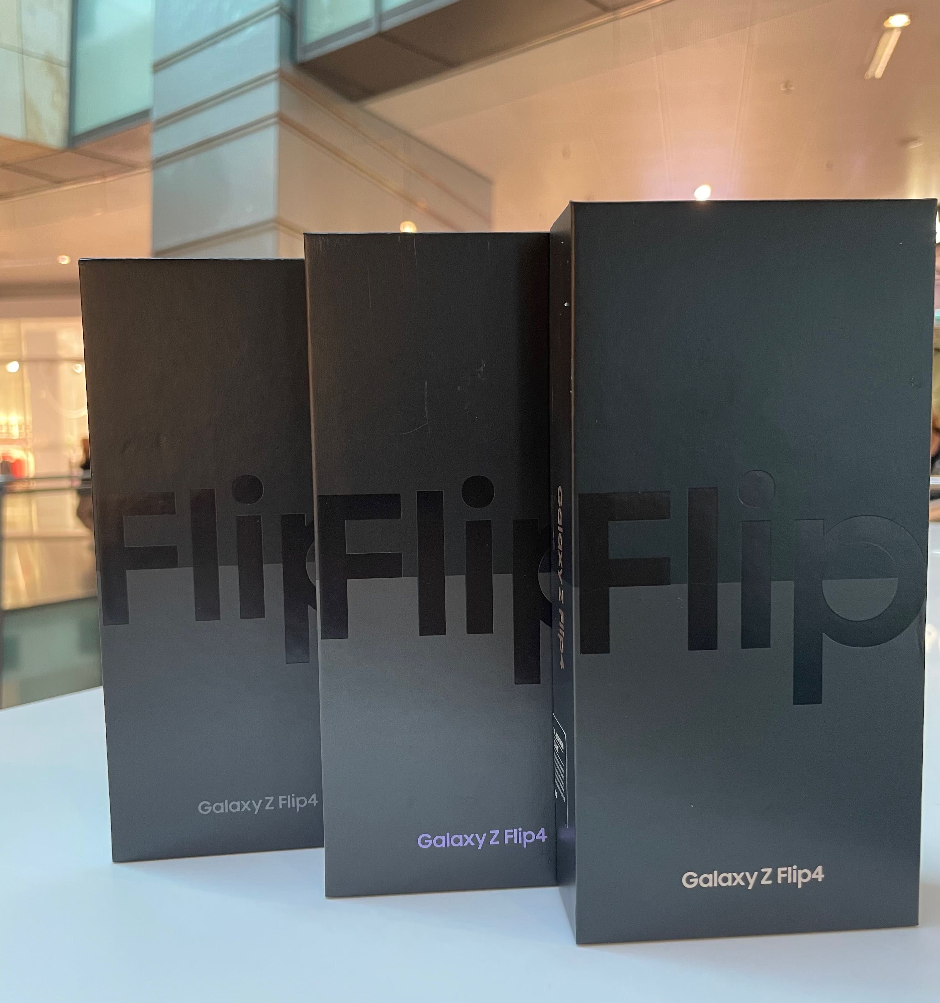 Nowy Samsung Galaxy Z Flip4 5g 128GB Graphite Blue 1949zł CentralGsm