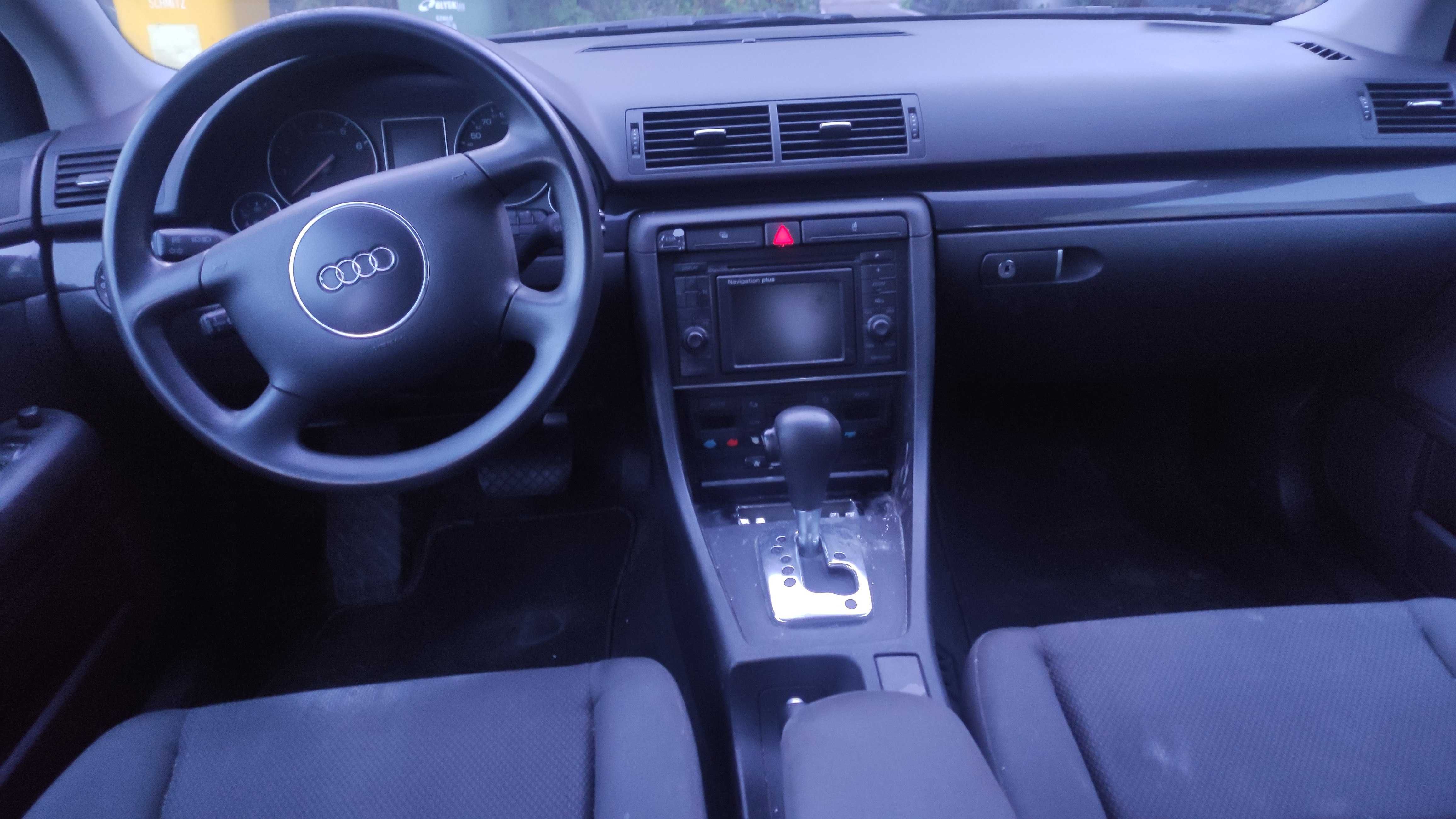 Audi A4 B6 3.0v6 220km