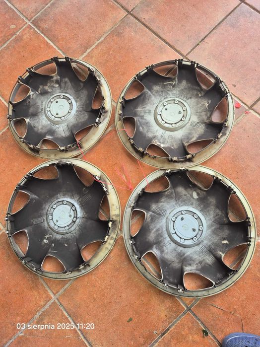 Mazda oryginalne kołpaki na felgi stalowe 15" GJ6A 37170