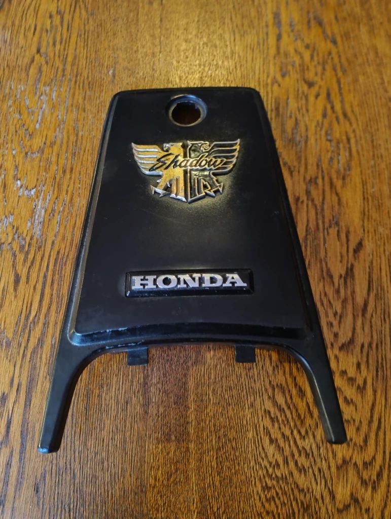 Klapa od schowka pasażera Honda Shadow VT 500