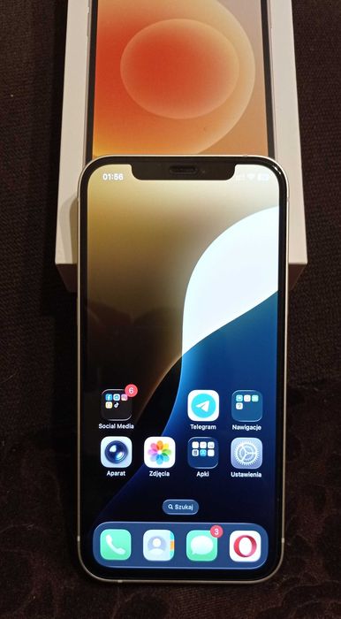 Używany iPhone 12, 64 GB, bateria 88% stan bardzo dobry