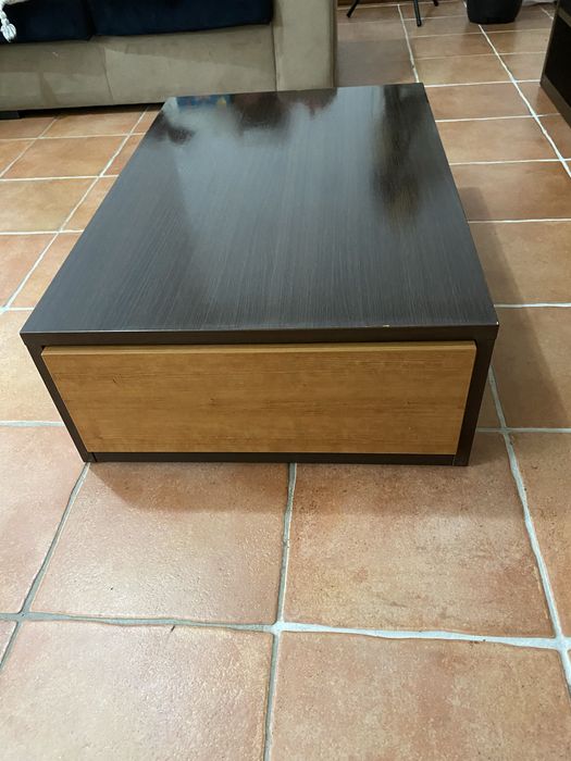 Rack e mesa de centro de sala