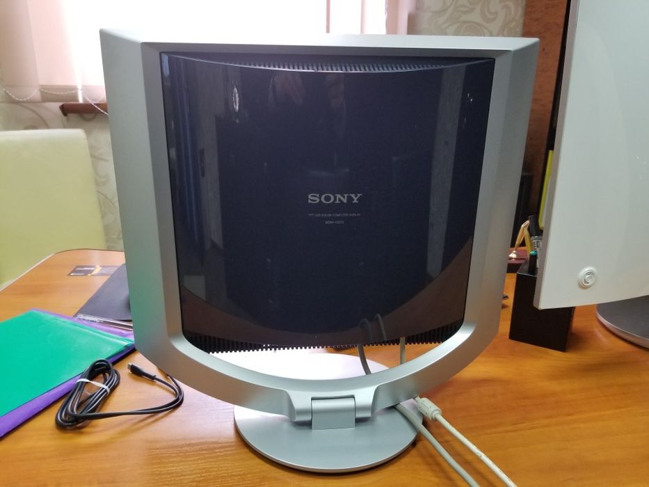 Sony SDM-HS 73 монітор