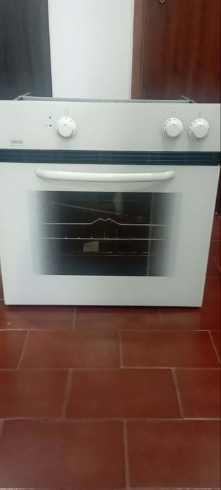 Forno de encastrar elétrico+ gás Zanussi