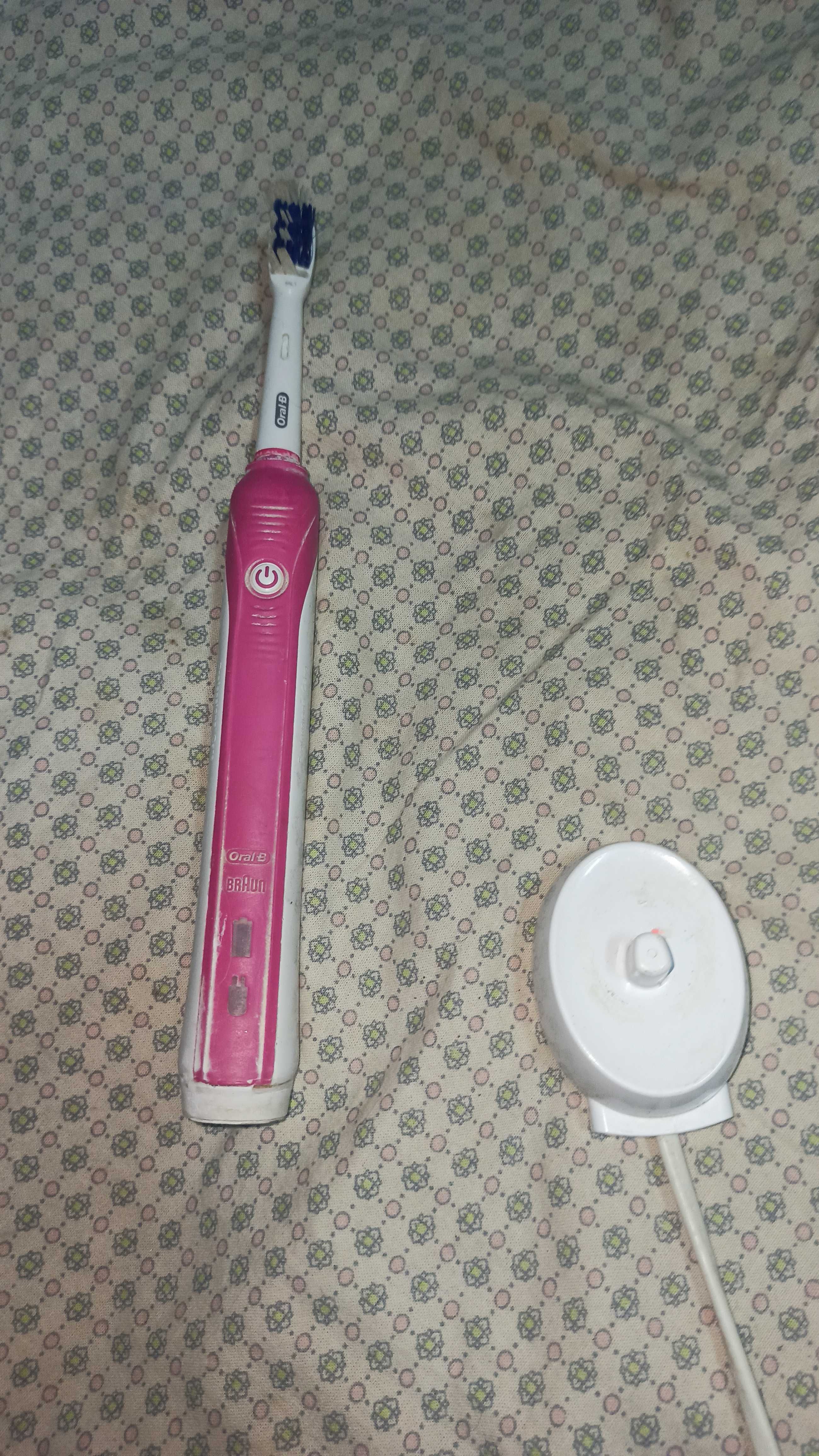 Зубная щётка Oral B Pro 750 с зарядкой