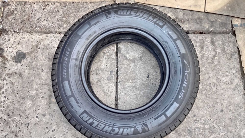 Шини 225/75R16C Michelin Agilis . Індекс максимальний  121/120