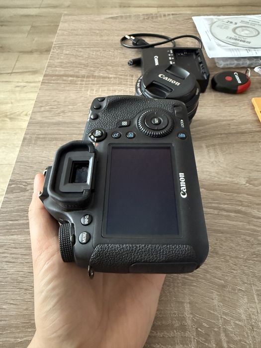 Фотоапарат canon eos 6d з обʼєктивом 50mm f/1.4 кенон