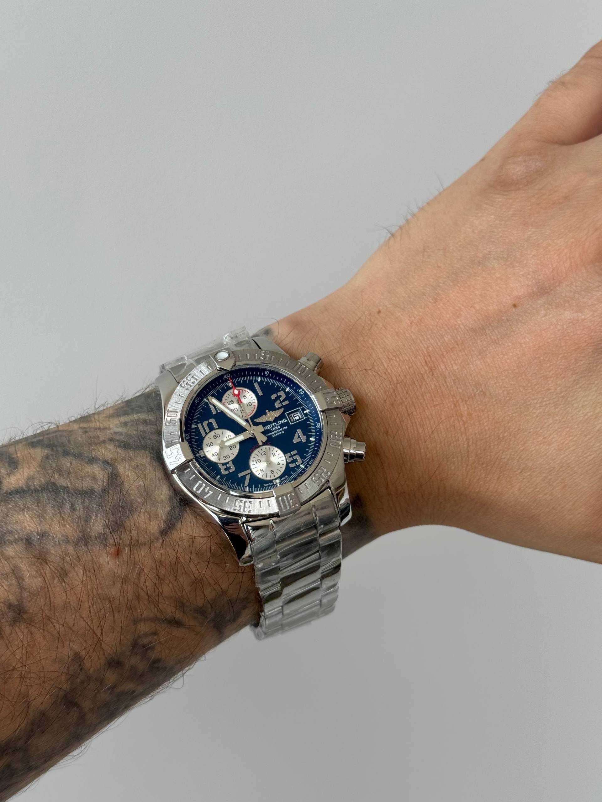 Breitling Avenger II Chronograph A13381